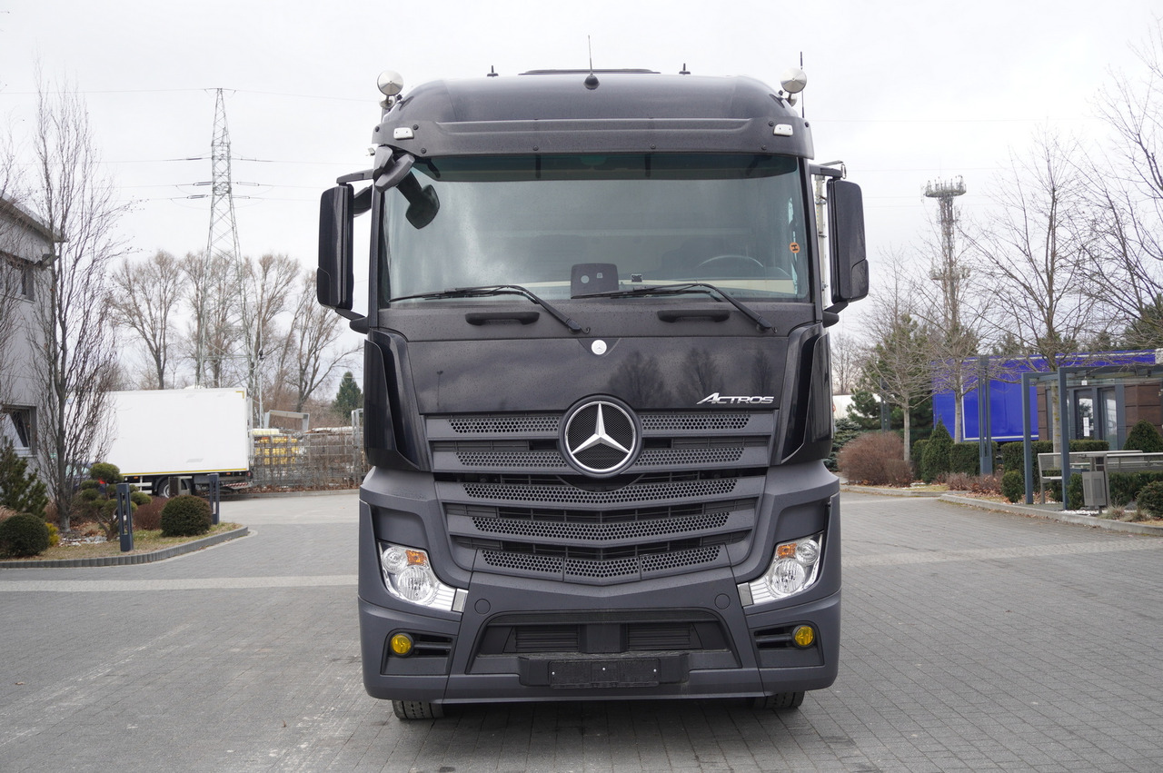 Тентованный грузовик MERCEDES-BENZ Actros 1840 E6 4×2 / Lounge chair / Krone curtainsider superstructure: фото 7