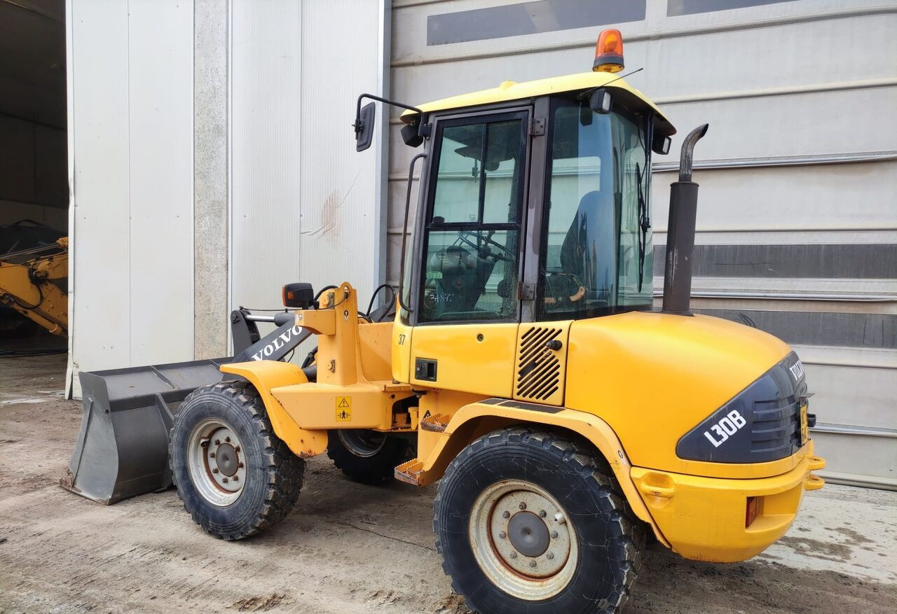 Volvo L30B - Колёсный погрузчик: фото 1 Volvo L30B - Колёсный погрузчик: фото 1