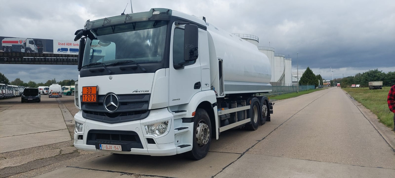 MERCEDES ANTOS - Грузовик-цистерна: фото 1 MERCEDES ANTOS - Грузовик-цистерна: фото 1