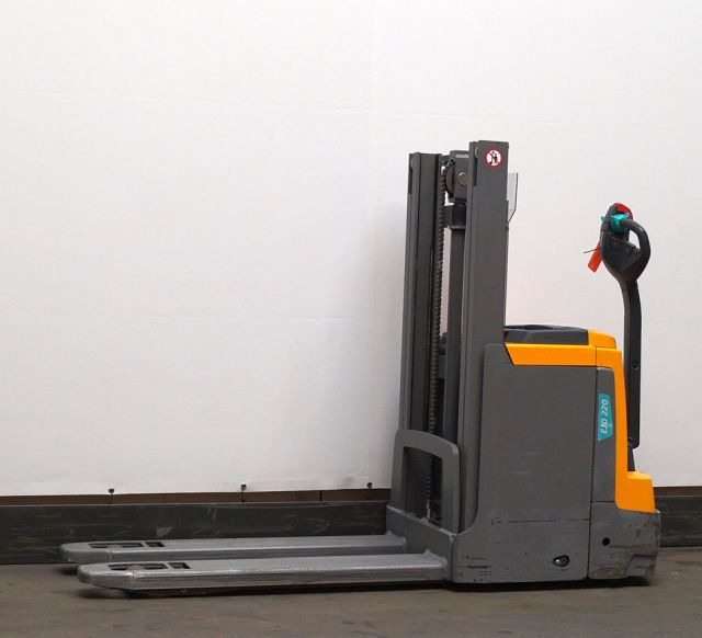 Jungheinrich EJD220 - Штабелер: фото 1 Jungheinrich EJD220 - Штабелер: фото 1