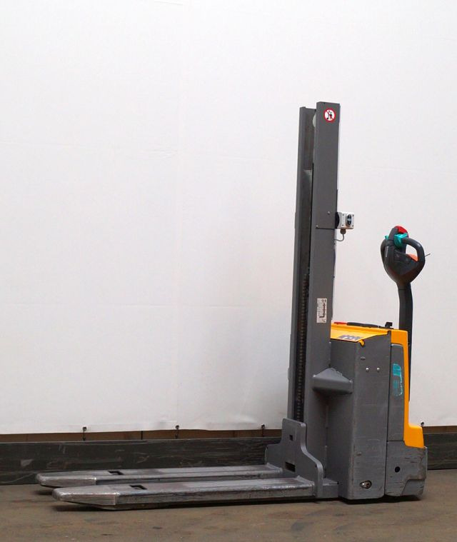 Jungheinrich EMD118 Li - Штабелер: фото 1 Jungheinrich EMD118 Li - Штабелер: фото 1