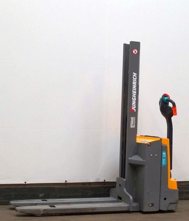 Jungheinrich EMD118 - Штабелер: фото 1 Jungheinrich EMD118 - Штабелер: фото 1