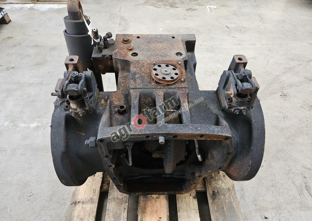 TYLNY MOST CASE CS 110 1331003301409 - Задняя ось: фото 1 TYLNY MOST CASE CS 110 1331003301409 - Задняя ось: фото 1