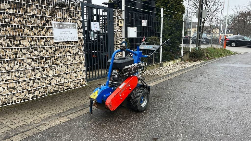 Weber BSF 16M Baum-, Stumpf-, Holzfräse, Fahrmotor (V+R) - Измельчитель пней: фото 1 Weber BSF 16M Baum-, Stumpf-, Holzfräse, Fahrmotor (V+R) - Измельчитель пней: фото 1