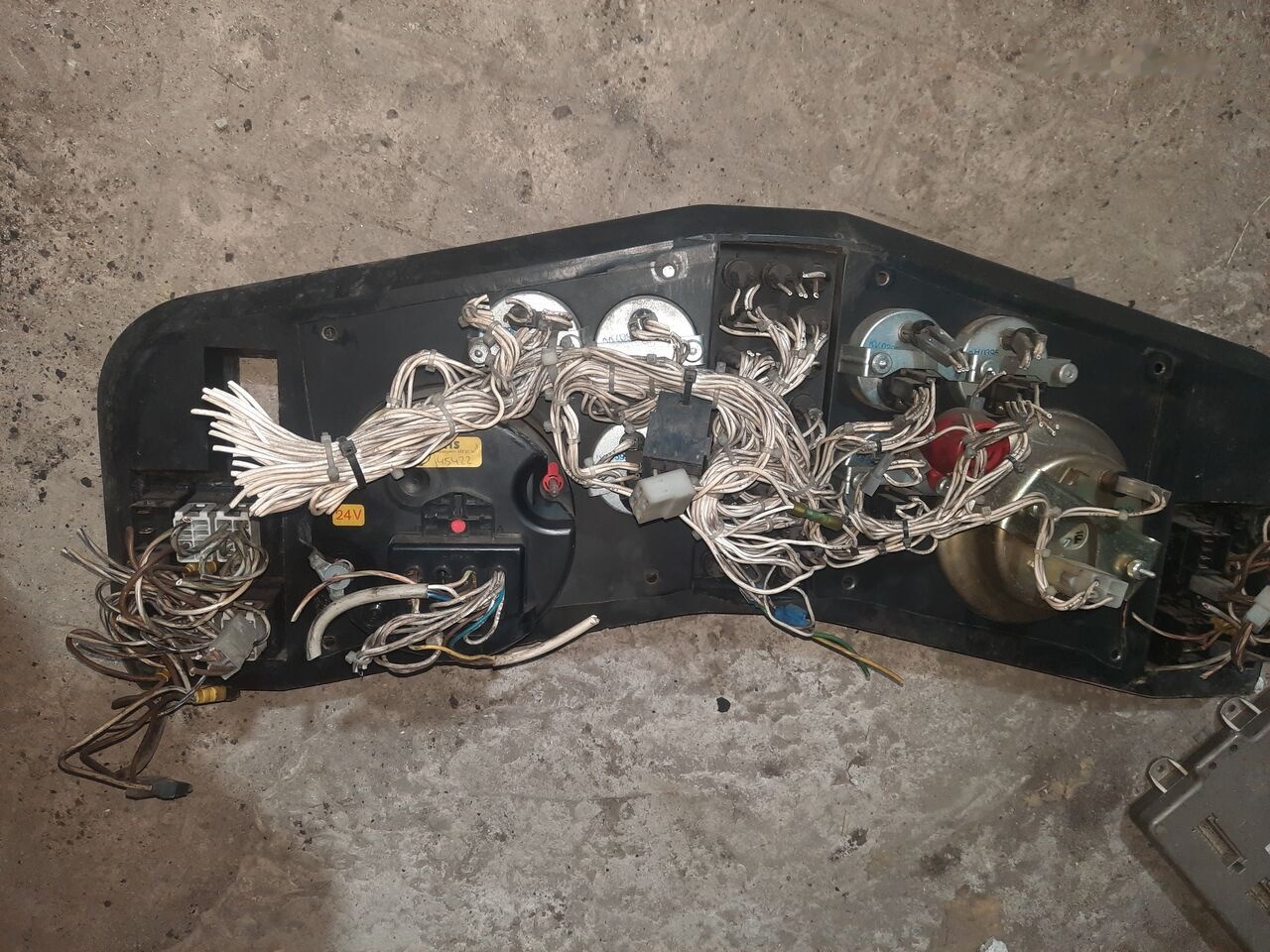 Mercedes-Benz D-78052VS Mercedes-Benz Citaro - Приборная панель для Автобусов: фото 1 Mercedes-Benz D-78052VS Mercedes-Benz Citaro - Приборная панель для Автобусов: фото 1