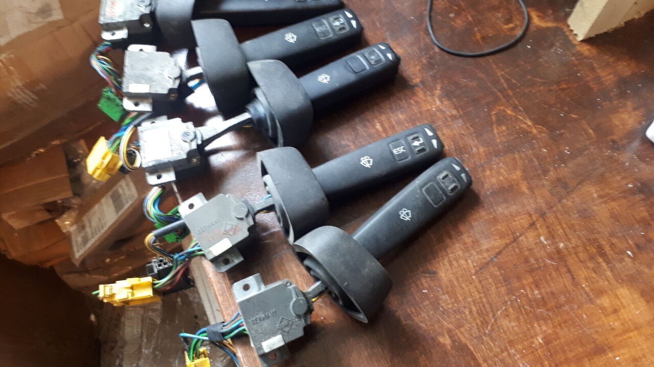 Scania Omni Link - Подрулевой переключатель для Автобусов: фото 1 Scania Omni Link - Подрулевой переключатель для Автобусов: фото 1