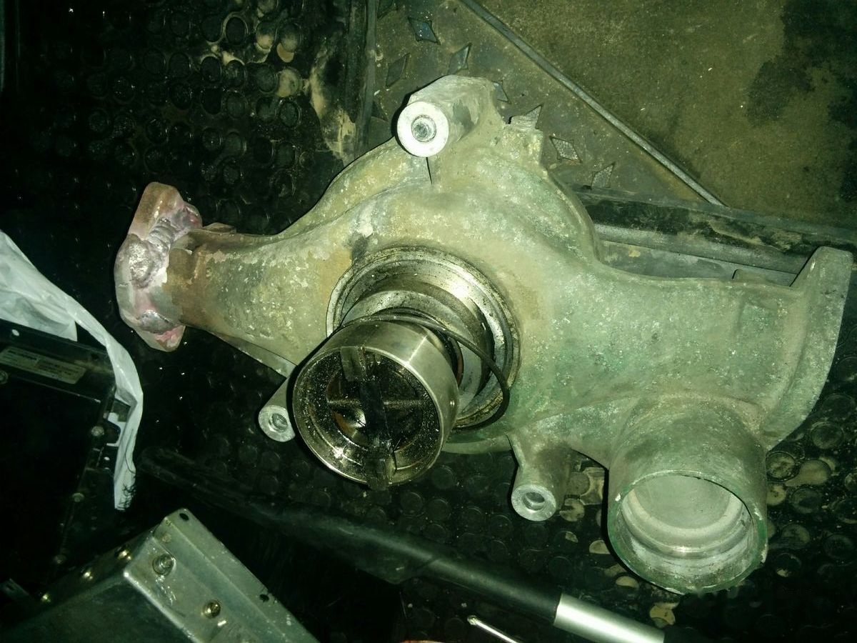 Volvo B 12 9700 . FM/FH 20744940 Volvo B12 \ 340. FH/ FM - Помпа для Автобусов: фото 1 Volvo B 12 9700 . FM/FH 20744940 Volvo B12 \ 340. FH/ FM - Помпа для Автобусов: фото 1