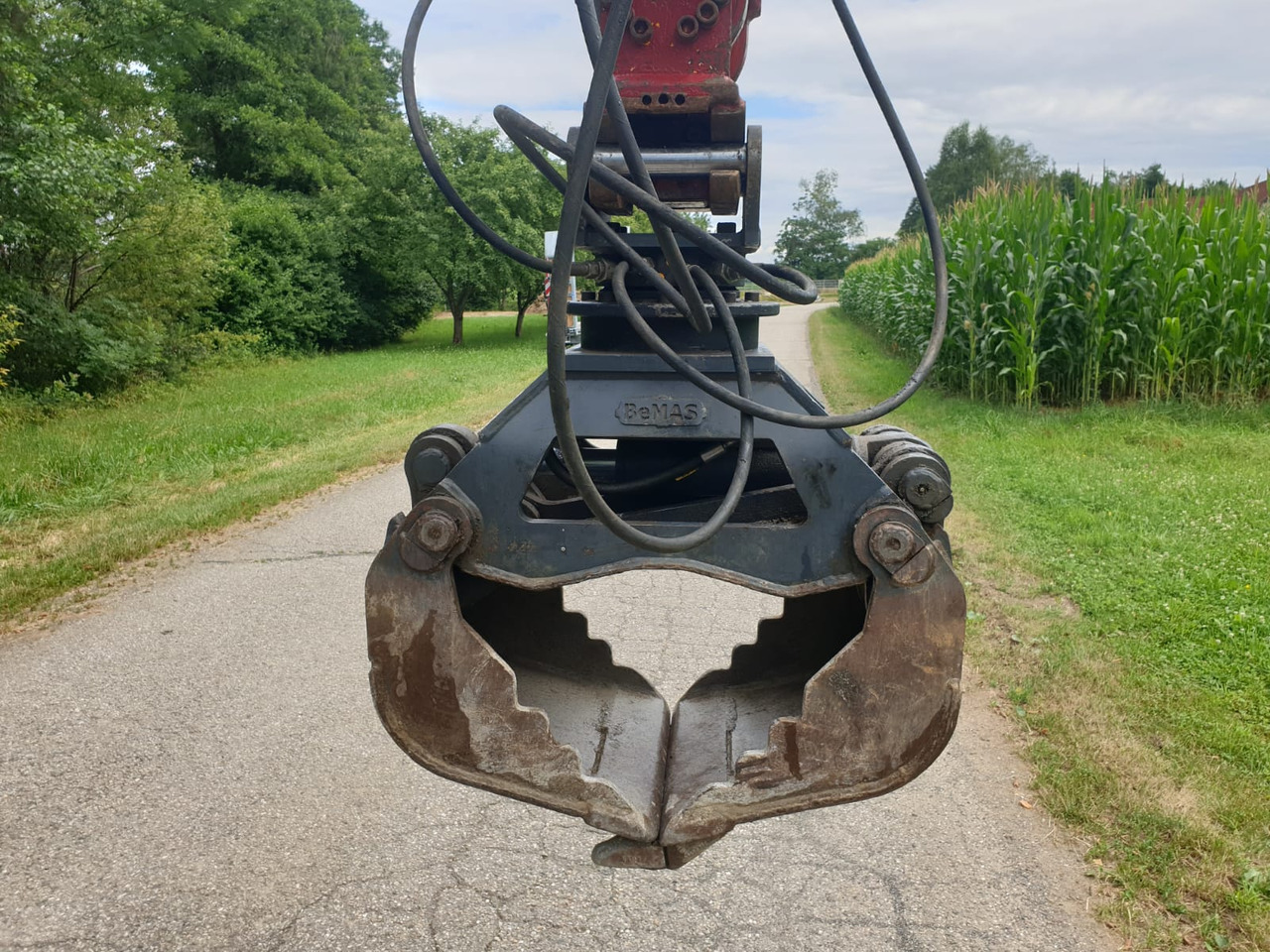 BEMAS UG08 - Грейфер для Мини-экскаваторов: фото 1 BEMAS UG08 - Грейфер для Мини-экскаваторов: фото 1