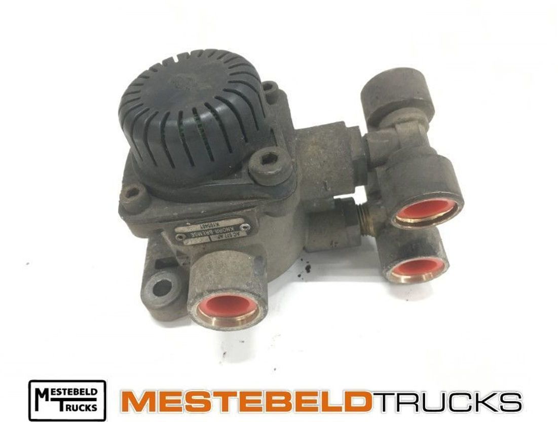 DAF CF Relaisvertiel parkeerrem - Тормозной клапан для Грузовиков: фото 1 DAF CF Relaisvertiel parkeerrem - Тормозной клапан для Грузовиков: фото 1