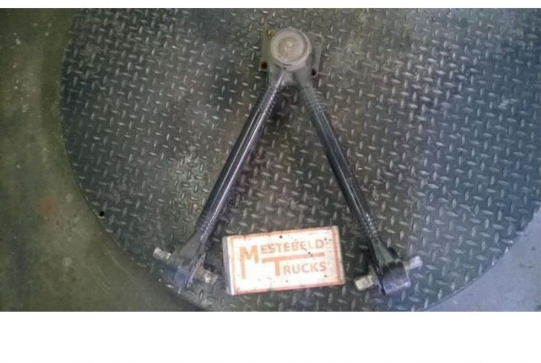 MAN Stabilisator V stang TGA - Тяга V-образная для Грузовиков: фото 1 MAN Stabilisator V stang TGA - Тяга V-образная для Грузовиков: фото 1