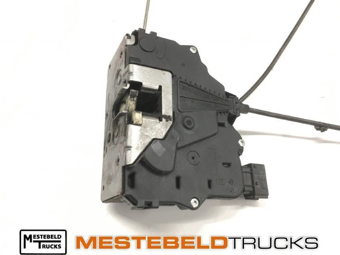 Mercedes-Benz Portierslot rechts - Кабина и интерьер для Грузовиков: фото 1 Mercedes-Benz Portierslot rechts - Кабина и интерьер для Грузовиков: фото 1