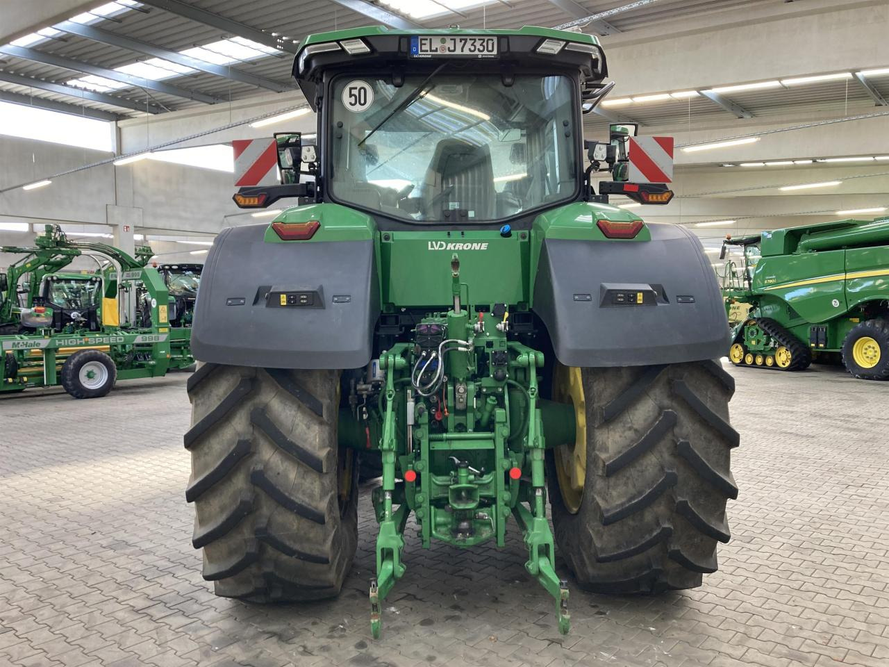 Трактор John Deere 7R 330: фото 6