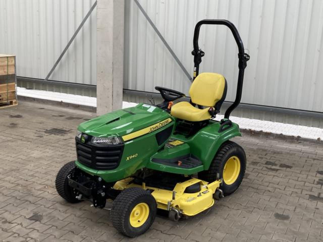 John Deere X940 - Газонокосилка: фото 1 John Deere X940 - Газонокосилка: фото 1