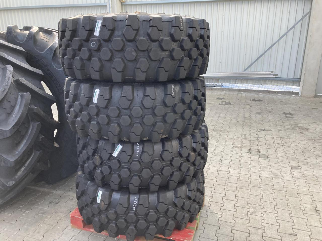 Michelin 500/70R24 - Шина для Сельскохозяйственной техники: фото 1 Michelin 500/70R24 - Шина для Сельскохозяйственной техники: фото 1