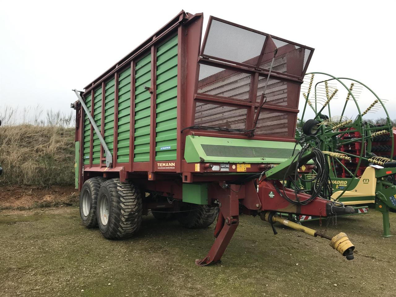 Strautmann Giga Trailer 1840 - Самозагружающийся прицеп: фото 1 Strautmann Giga Trailer 1840 - Самозагружающийся прицеп: фото 1