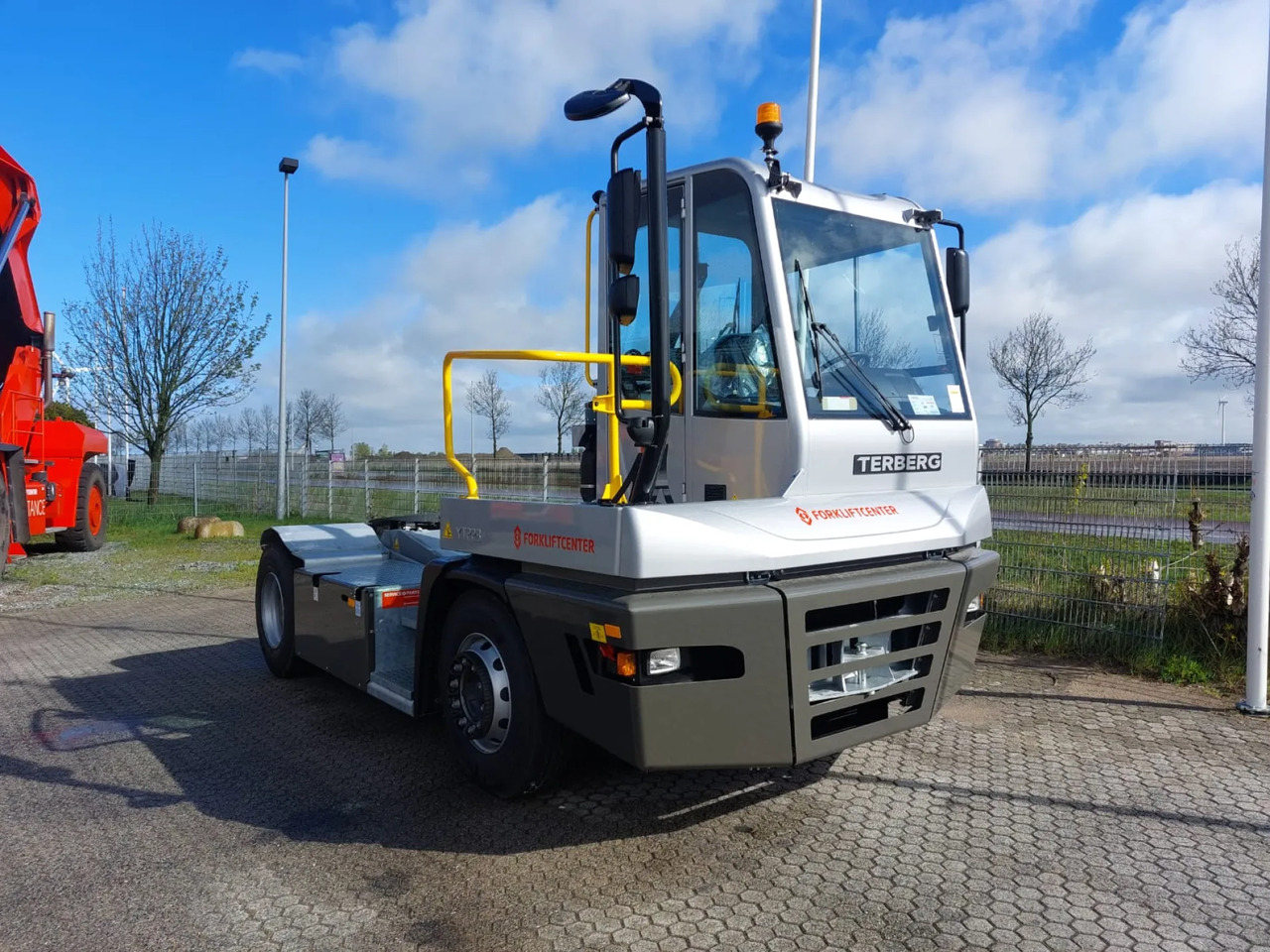 TERBERG - YT223 - Терминальный тягач: фото 1 TERBERG - YT223 - Терминальный тягач: фото 1