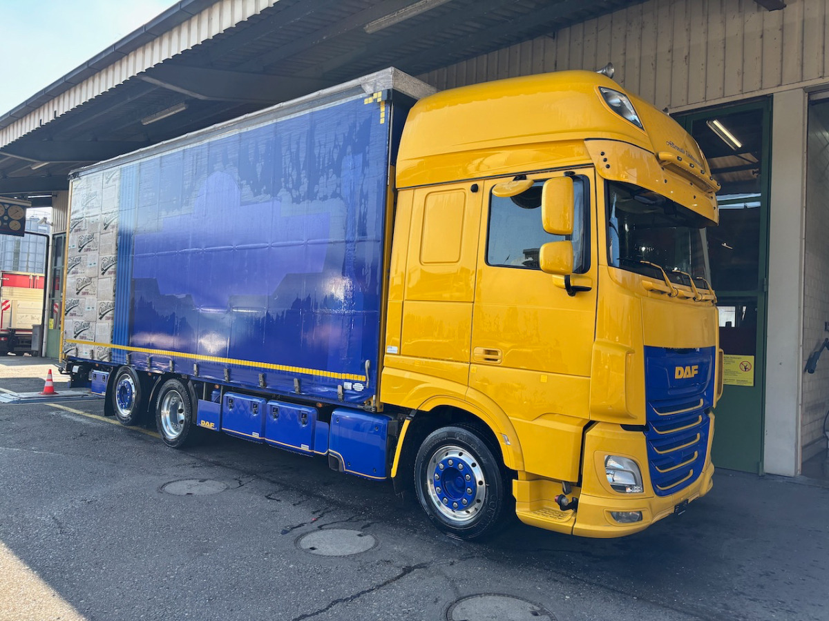 DAF FAN XF 530 LTD - Тентованный грузовик: фото 1 DAF FAN XF 530 LTD - Тентованный грузовик: фото 1