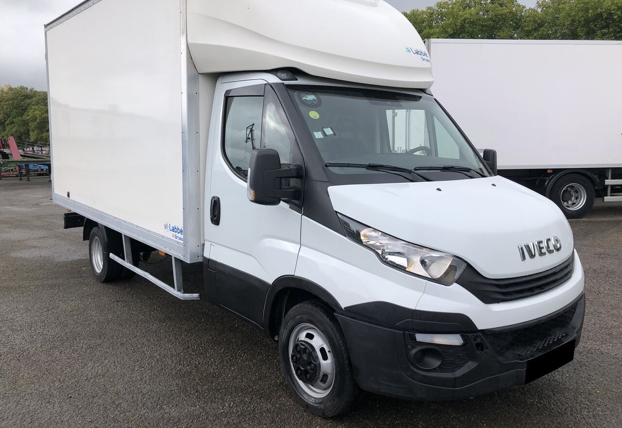 IVECO 35C16 - Фургон с закрытым кузовом: фото 1 IVECO 35C16 - Фургон с закрытым кузовом: фото 1