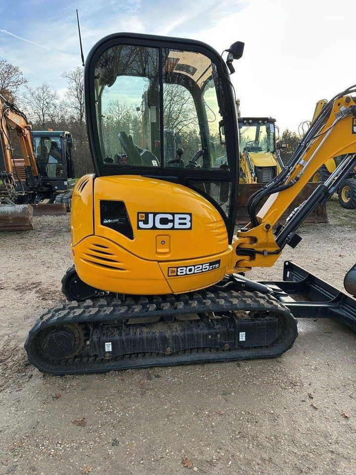 JCB 8025 ZTS - Мини-экскаватор: фото 1 JCB 8025 ZTS - Мини-экскаватор: фото 1