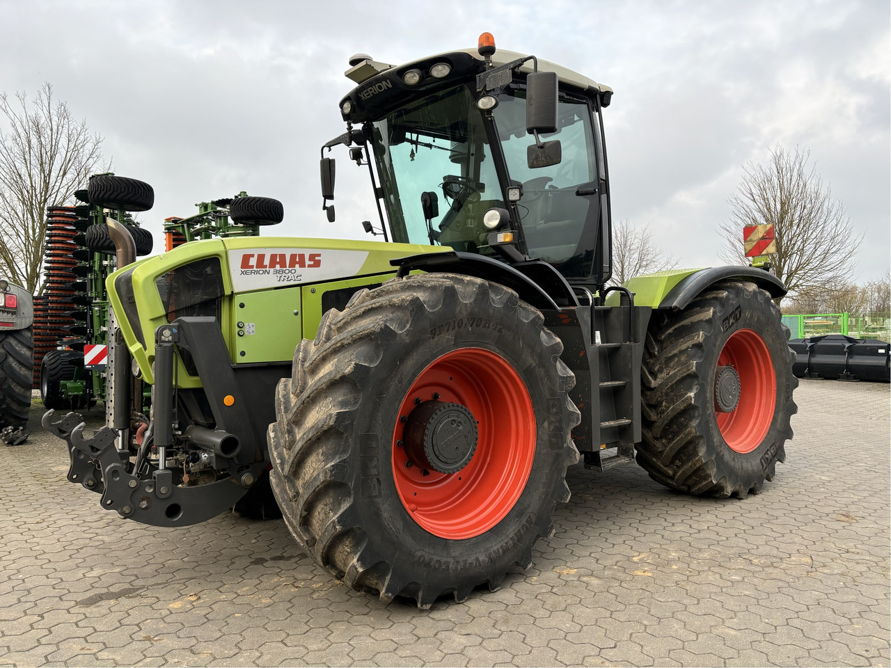 Claas Xerion 3800 Trac - Трактор: фото 1 Claas Xerion 3800 Trac - Трактор: фото 1