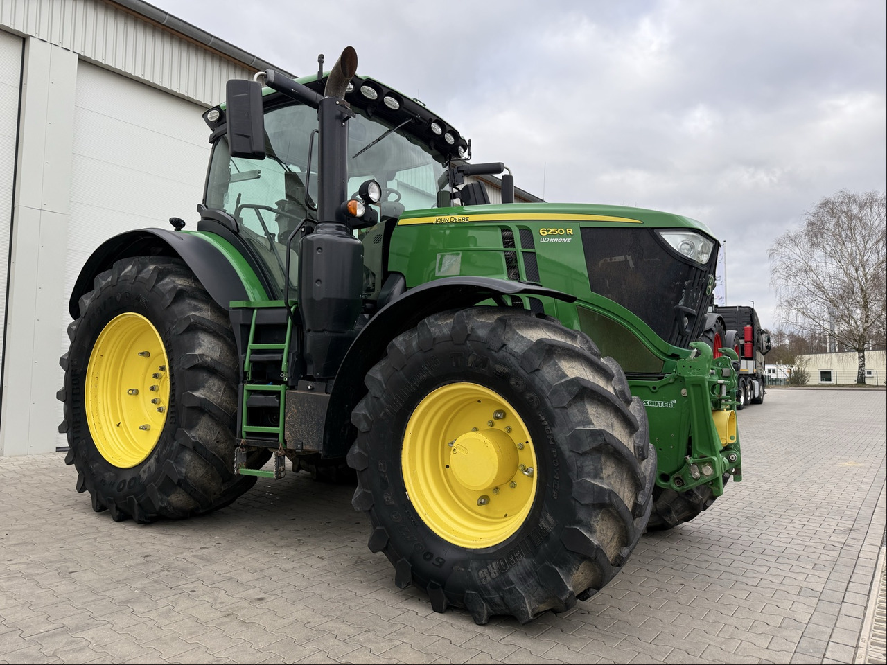 John Deere 6250 R - Трактор: фото 1 John Deere 6250 R - Трактор: фото 1