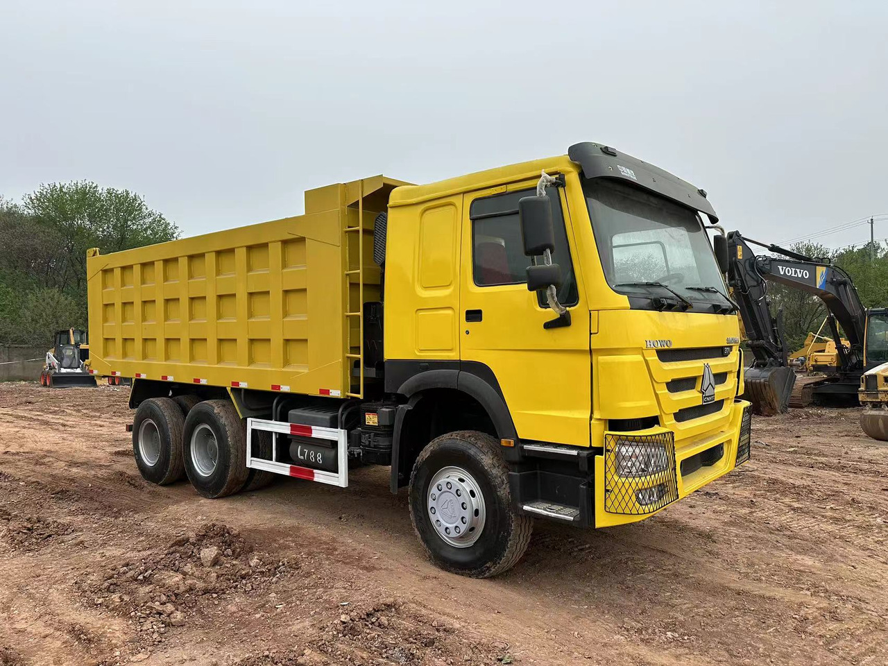 SINOTRUK HOWO 371 Dump Truck - Самосвал: фото 1 SINOTRUK HOWO 371 Dump Truck - Самосвал: фото 1