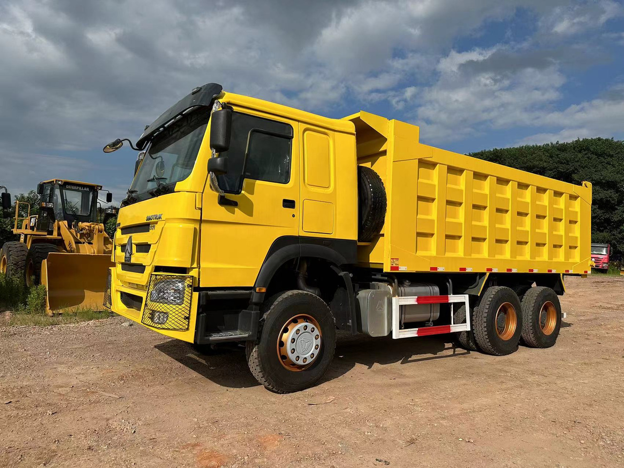 SINOTRUK Howo 371 Dump truck - Самосвал: фото 1 SINOTRUK Howo 371 Dump truck - Самосвал: фото 1