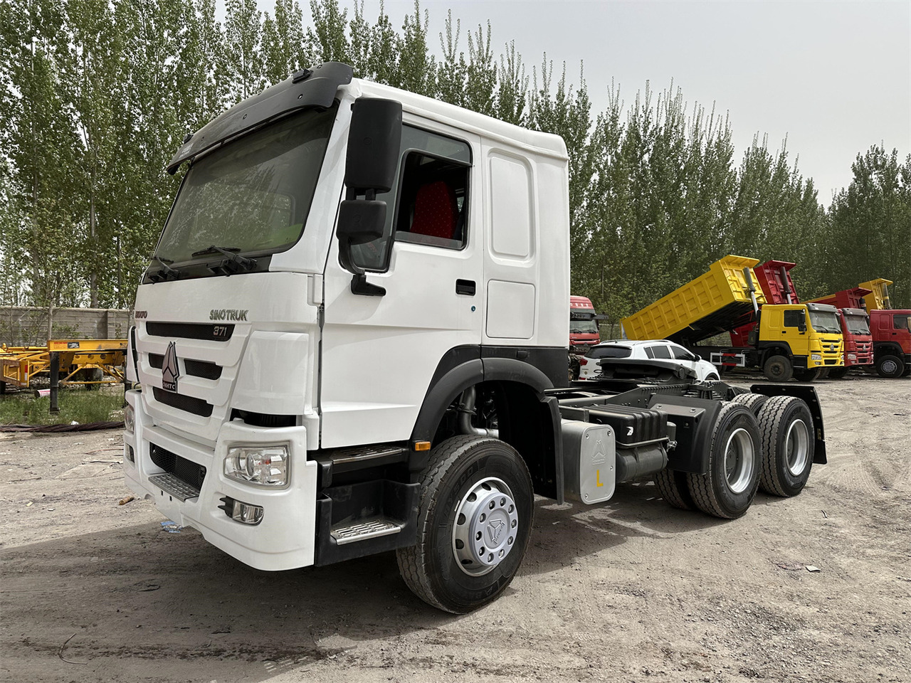 Sinotruk HOWO 371 Truck Head - Тягач: фото 1 Sinotruk HOWO 371 Truck Head - Тягач: фото 1