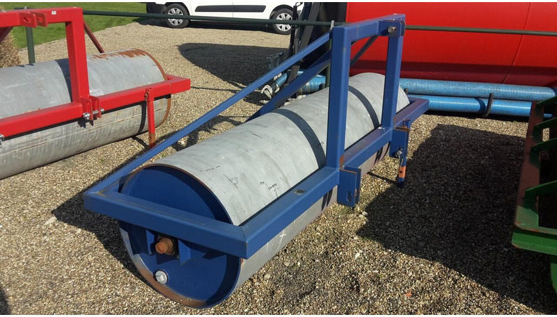 AGM Landrol - Полевой каток: фото 1 AGM Landrol - Полевой каток: фото 1