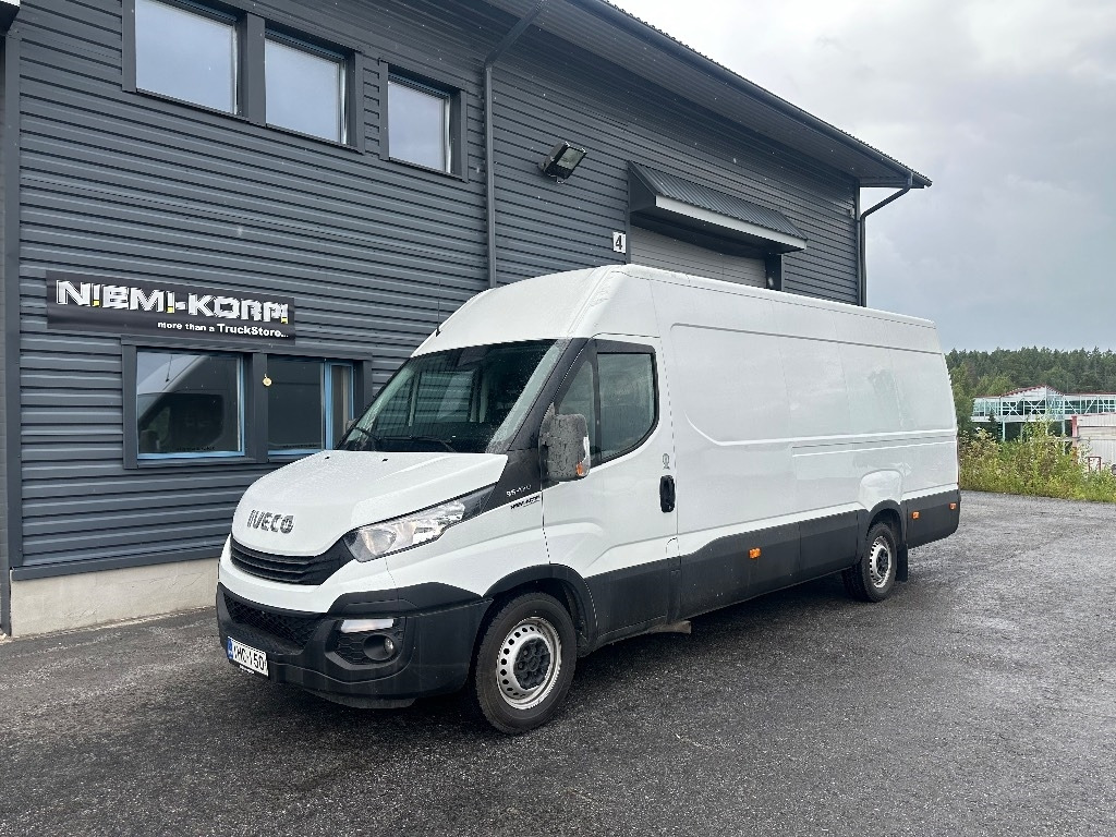 Iveco Daily 35S17 - Цельнометаллический фургон: фото 1 Iveco Daily 35S17 - Цельнометаллический фургон: фото 1