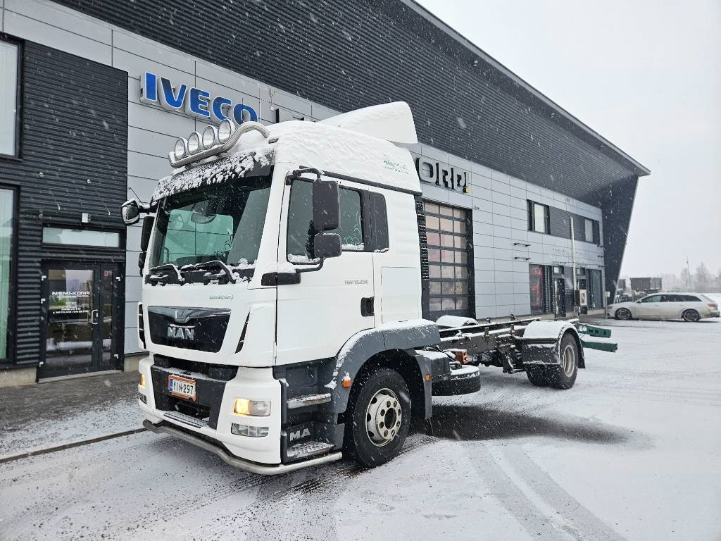 MAN TGM - Грузовик-шасси: фото 1 MAN TGM - Грузовик-шасси: фото 1