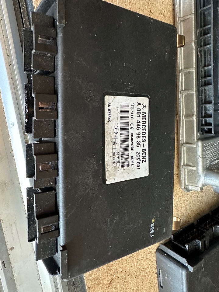 Temic Mercedes Unimog Ecu A0004469835 - Блок управления для Другой техники: фото 1 Temic Mercedes Unimog Ecu A0004469835 - Блок управления для Другой техники: фото 1