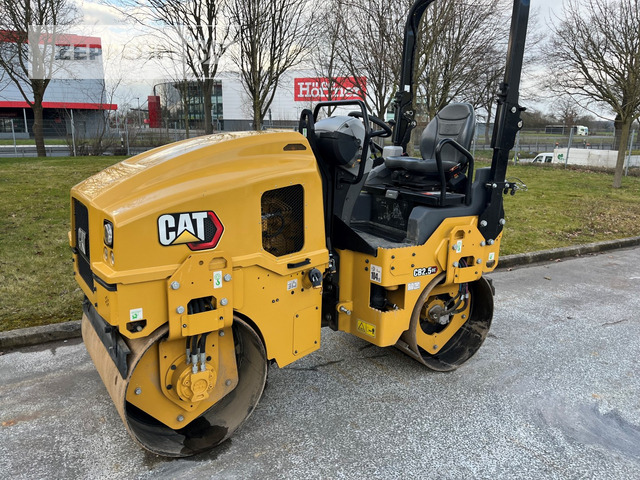 Cat CB2.5GC - Каток: фото 1 Cat CB2.5GC - Каток: фото 1